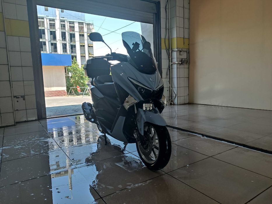 Скутер N Max 7000км пробег идеальный