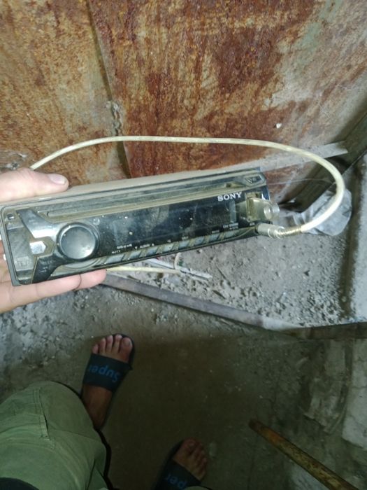 Продам магнитолу Сони состояние рабочее