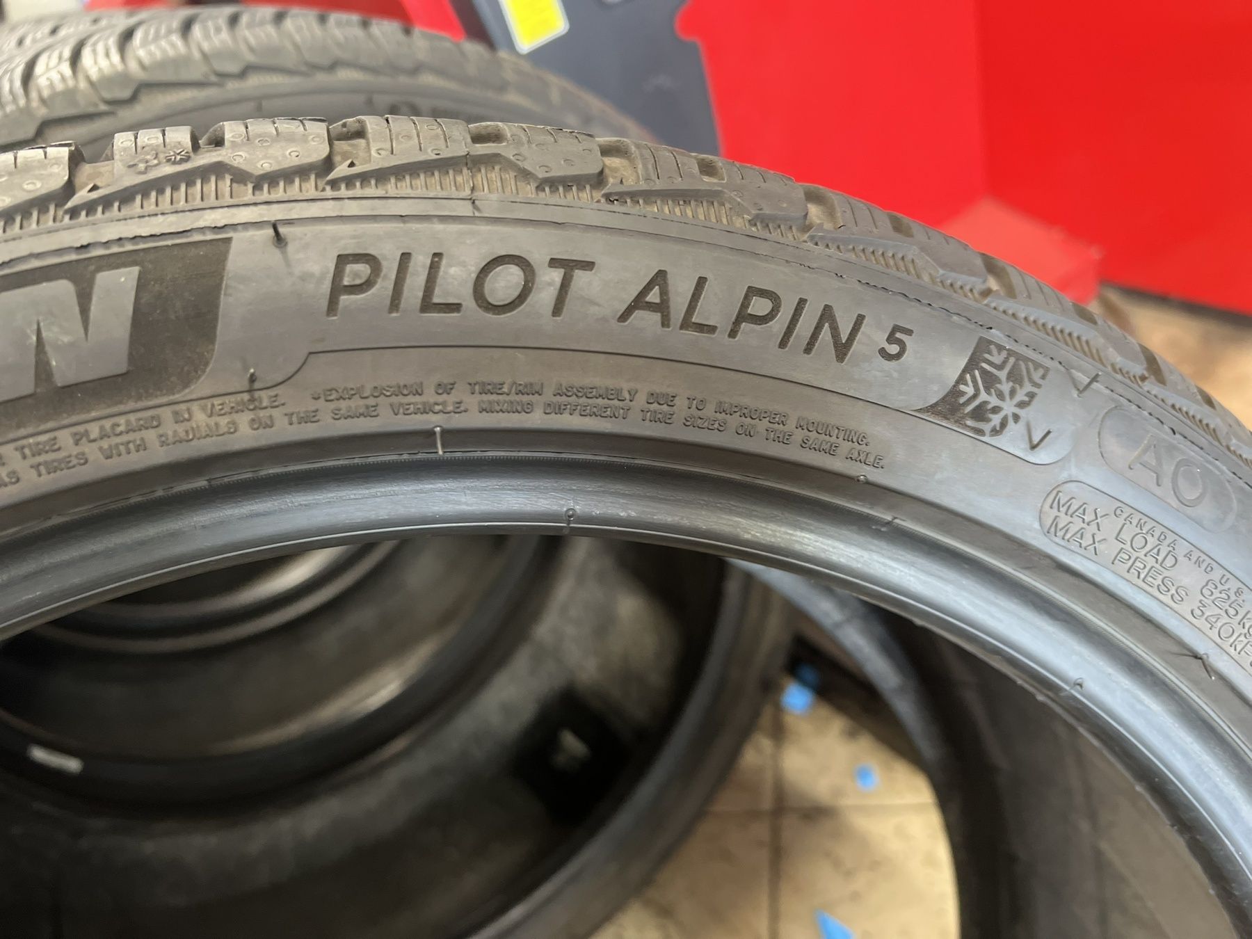 Зимни гуми 255/40 R20 Michelin