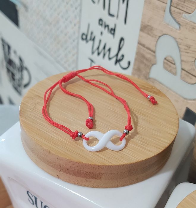 Красная нить с керамикой