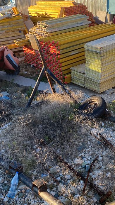 Inchirere popi metalici  schela metalică Cofrag Doka  DE INCHIRIAT