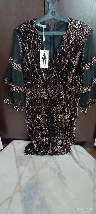 Продам нарядные платья. Новые