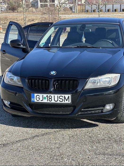 Vand sau schimb Bmw e90 318i an 2011