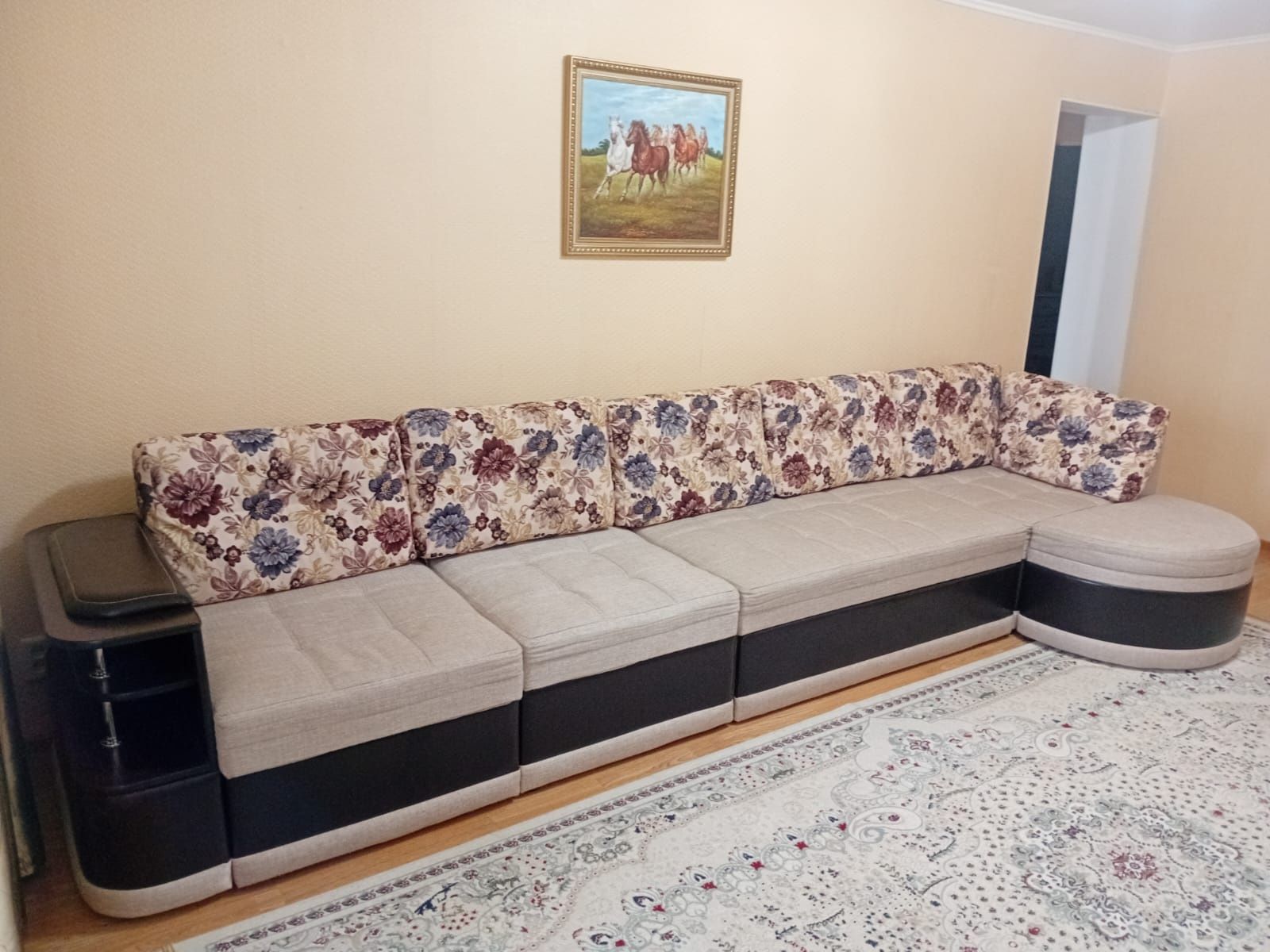 Диван 4 метровый