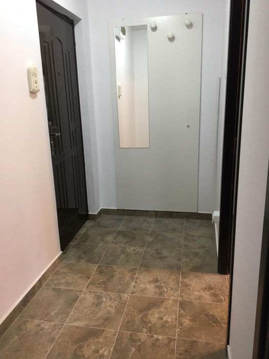Inchiriez apartament 2 camere 52mp decomandat zona Asirom