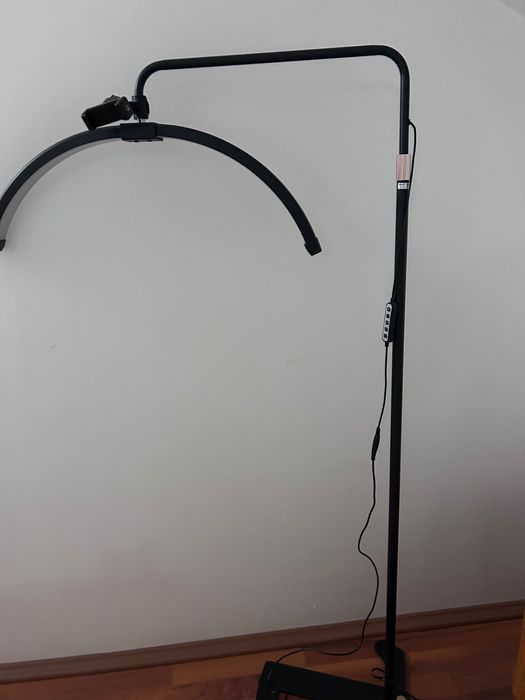 Vând produsele pentru aplicarea extensiilor de gene