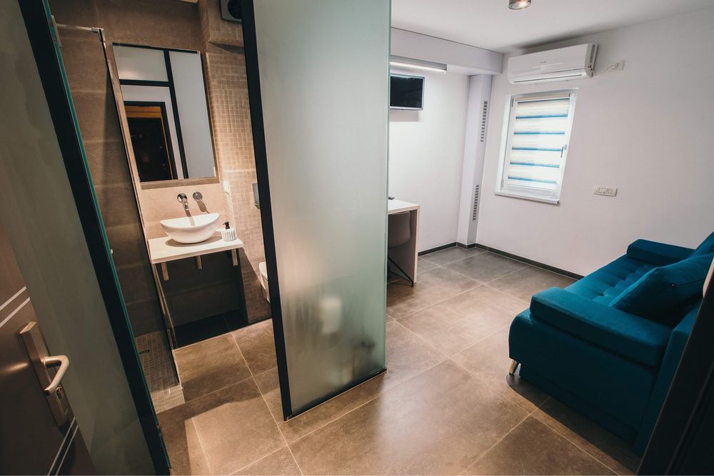 Cazare REGIM HOTELIER, avem si ap cu 2 camere