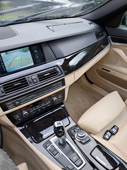 Dezmembrez Bmw F10 / F10 528i 258Cp Culoare B90