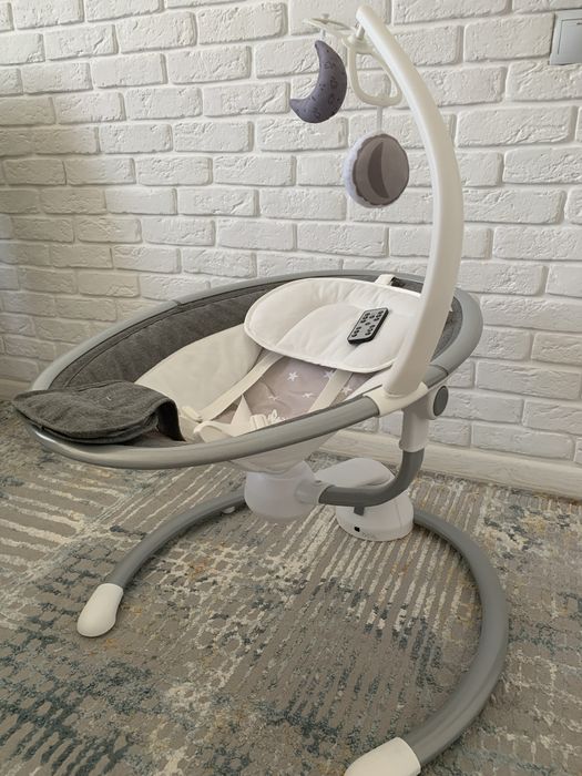 Продам детскую электрокачелю-шезлонг Maribel