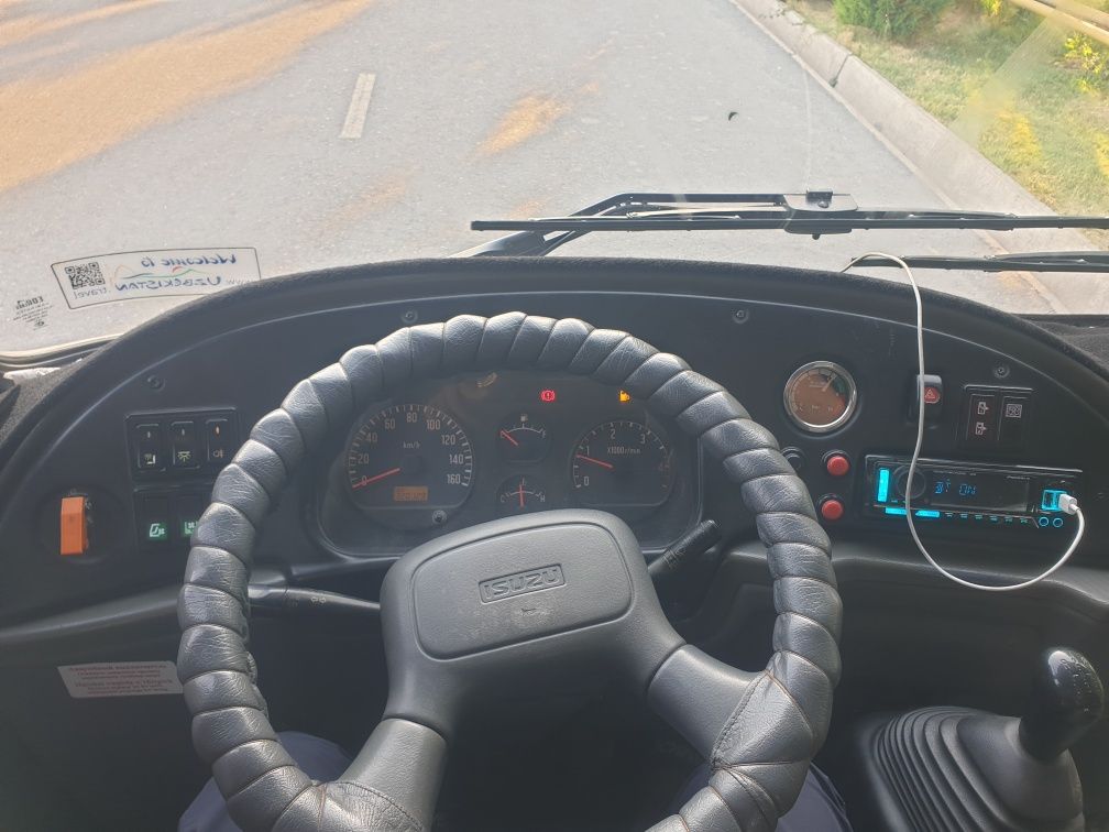 Avtobus isuzu Hc40