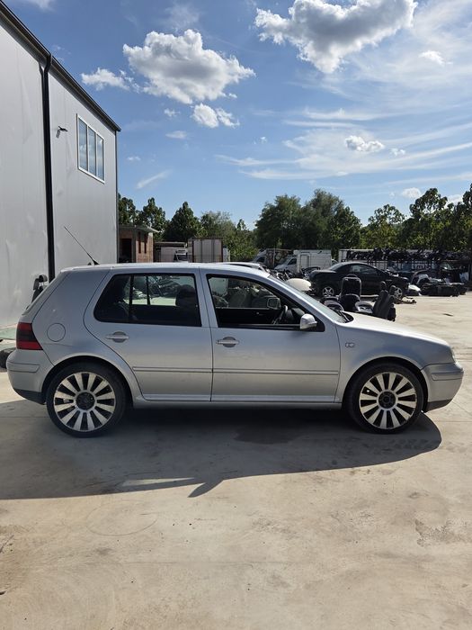 VW Golf 4 2.0 бензин (На части)
