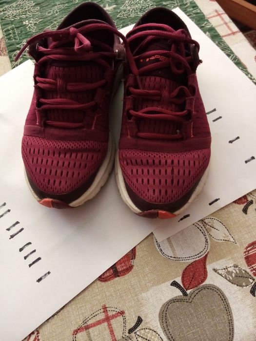 Оригинални маратонки UNDER ARMOIR