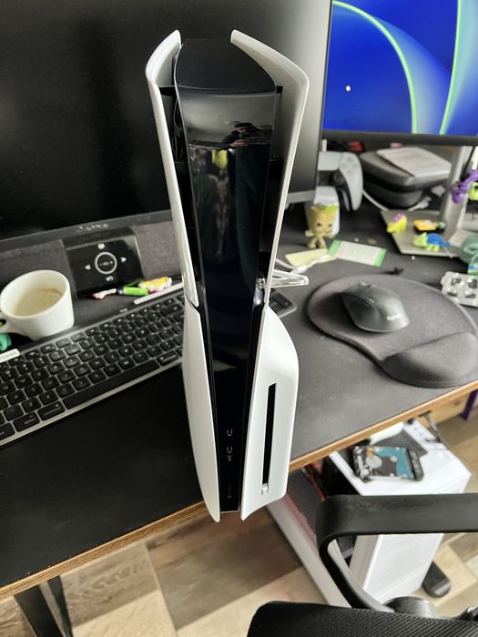 PS5 slim с игри