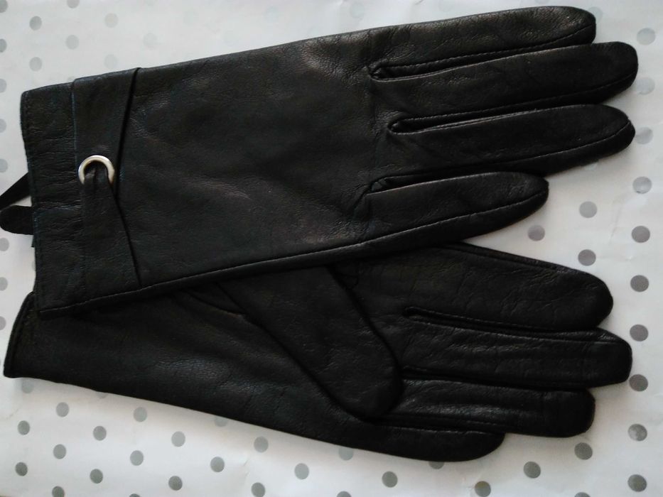 Дамски и мъжки кожени ръкавици