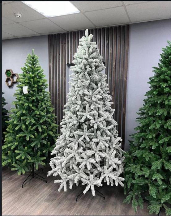 Искуственная елка,снежная елка,гирлянды