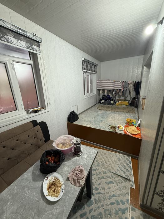 Срочна 3 хонали квартира сотилади хамма мебел техникаси билан