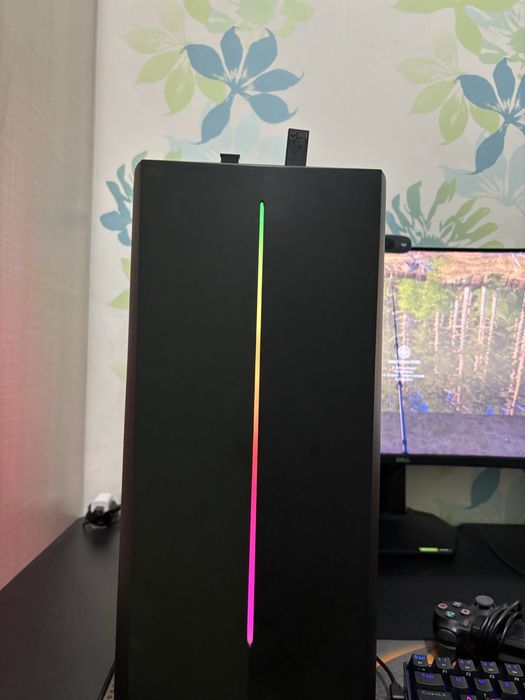 Продавам мощен гейминг компютър