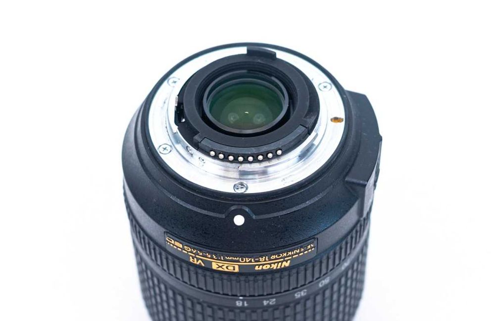 Nikon AF-S 18-140mm f3.5-5.6G ED VR DX