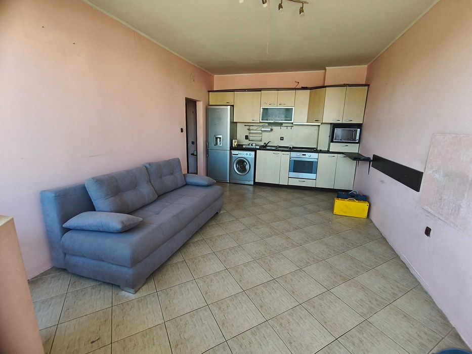 Слънчев панелен апартамент в Надежда 3