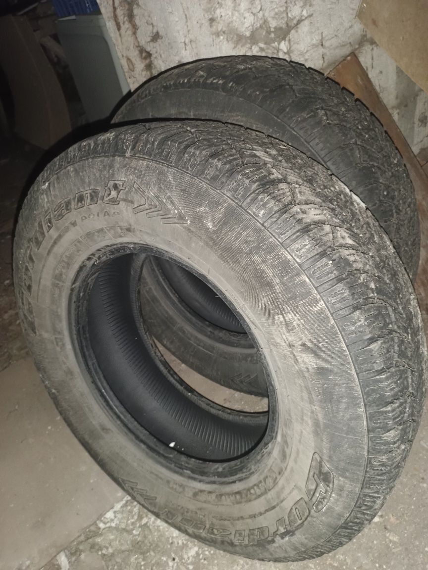 Продам резину 235/75 R15