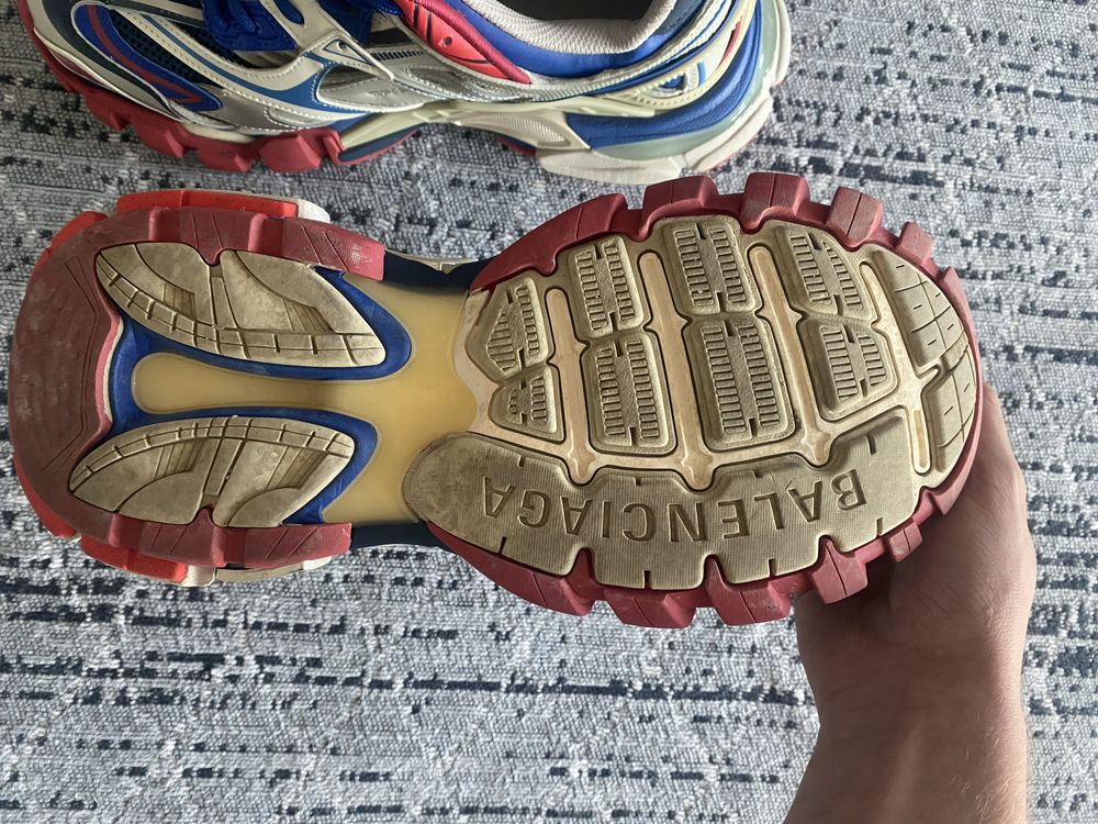 Продавам обувки Balenciaga