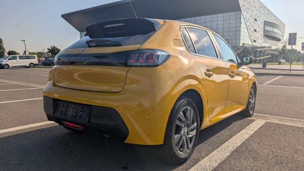 Peugeot 208 benzina