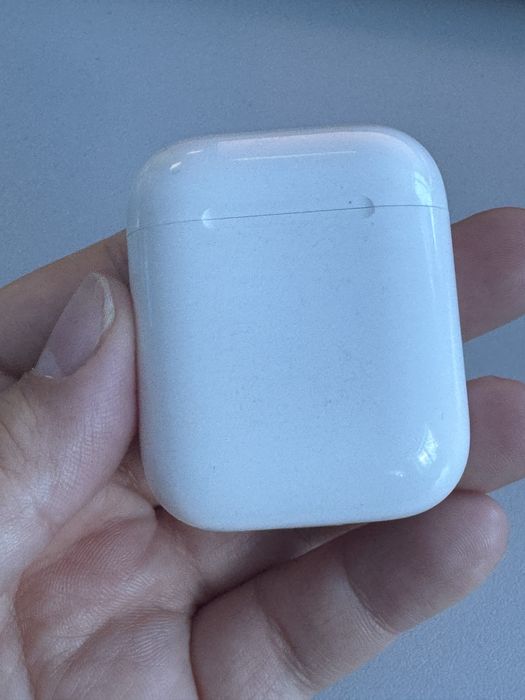Продам Airpods  5000 тг