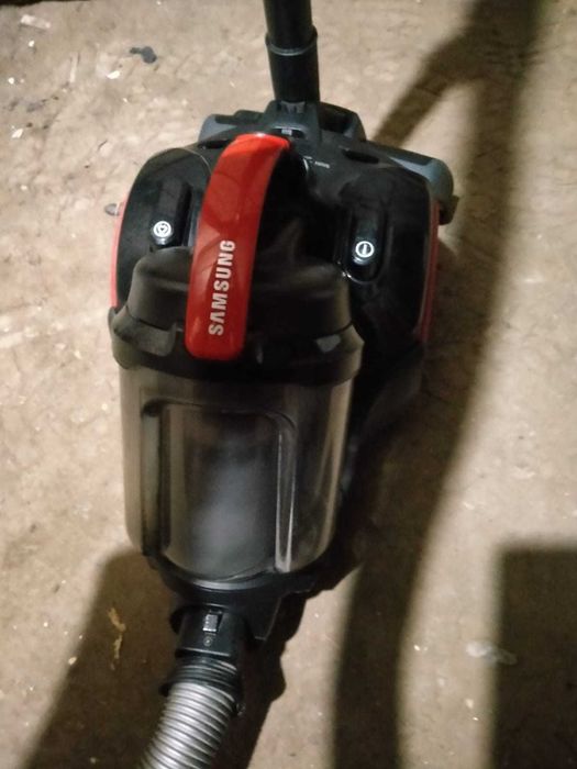 Пылесос SAMSUNG 1800 Вт