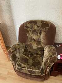 Продам кресло и диваны