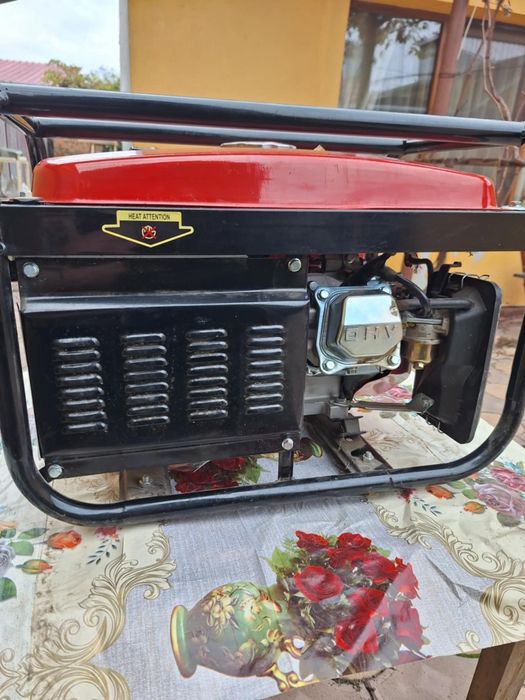 Generator pe benzină