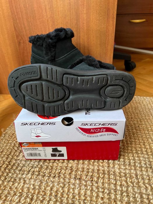 Дамски боти Skechers ArchFit обработен велур, с топла подплата