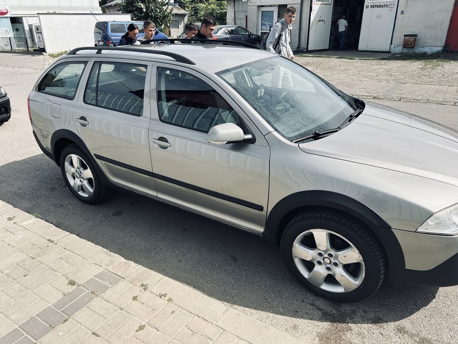 Skoda octaviaScout 2.0 TDI(4x4)