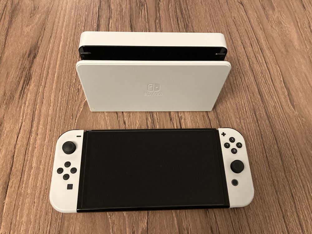 Nintendo Switch OLED (White) complet