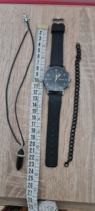 Ceas nou si accesorii