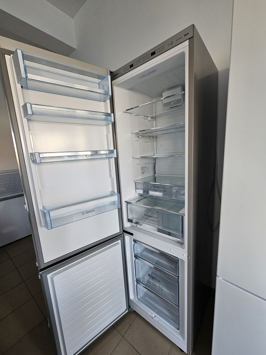 Хладилник с фризер BOSCH