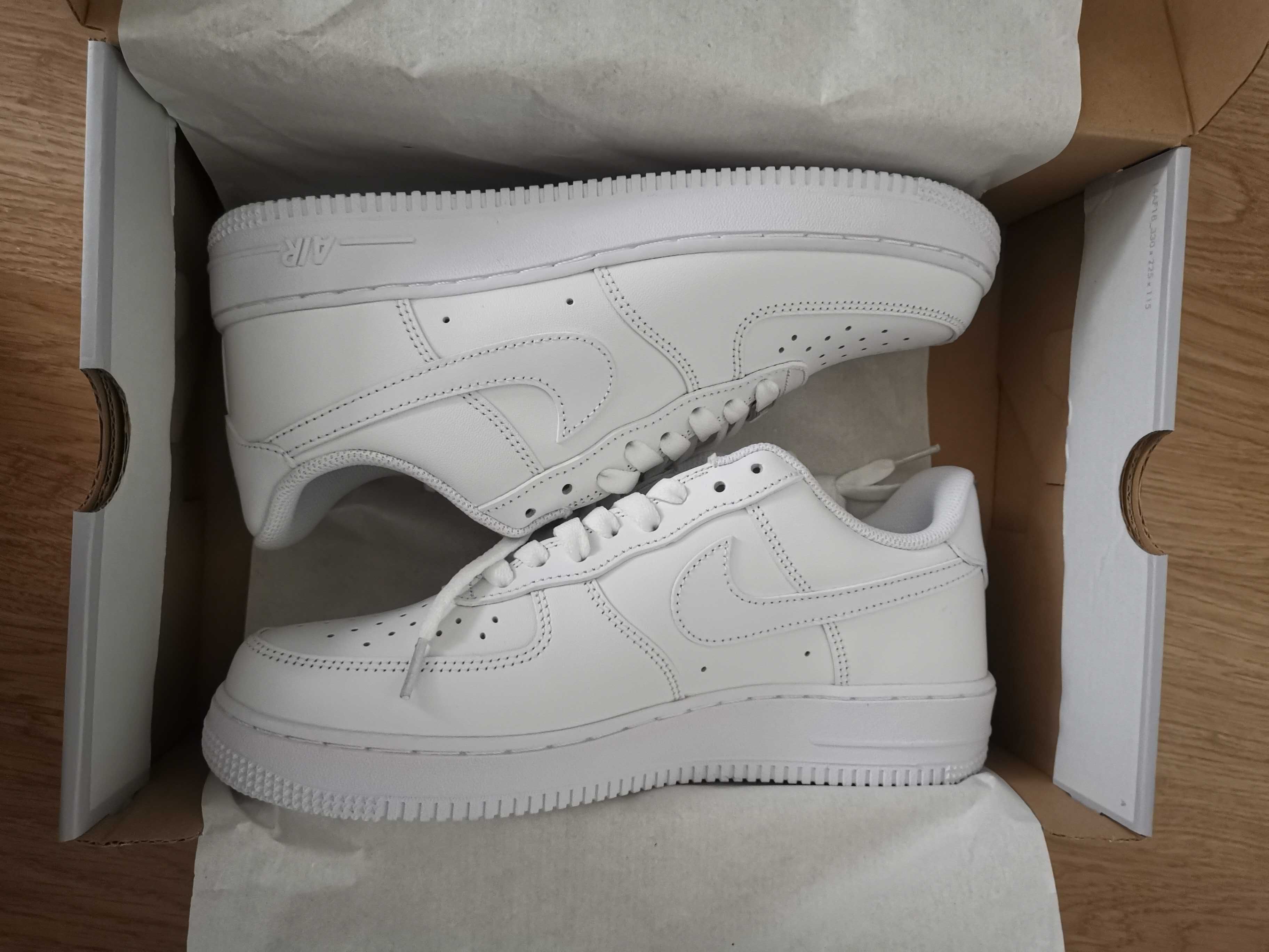 Нови с кутия! Оригинални Nike Air Force 1 - EU 42,5 / EU 43