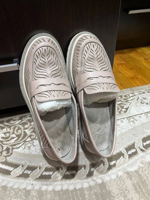 Sifatli toza oyoq kiyimlar