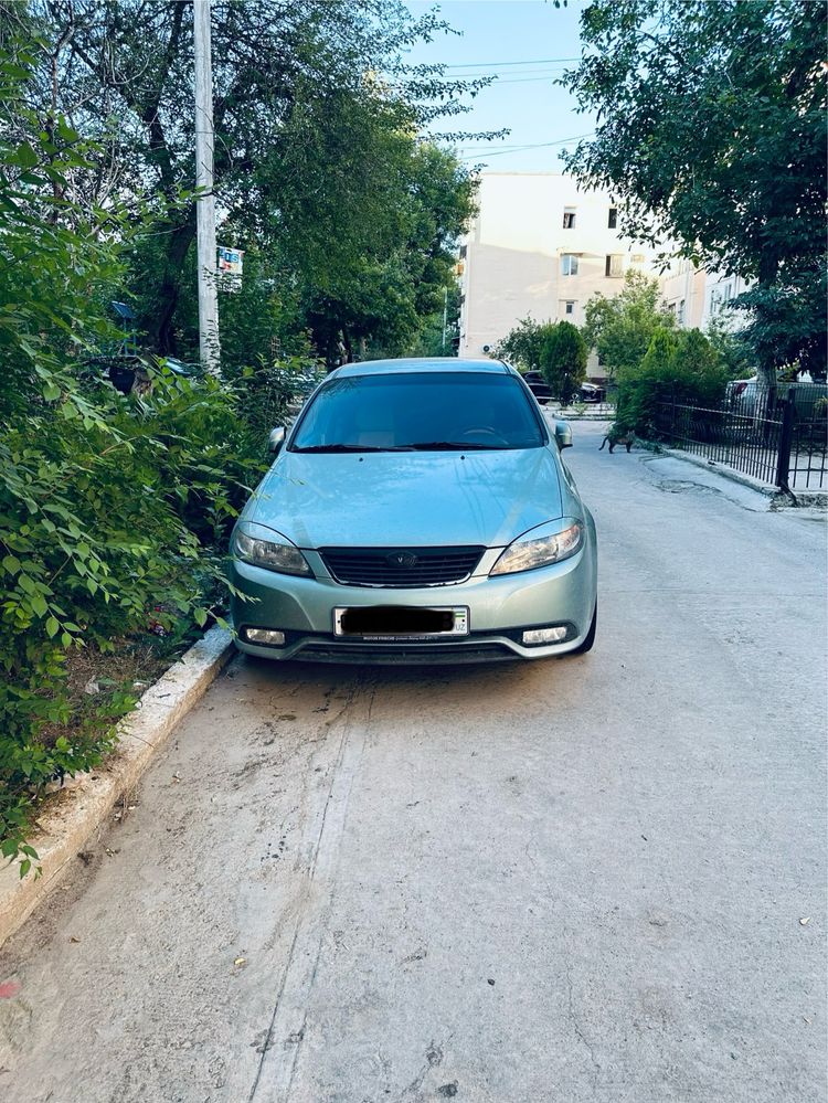 Daewoo Lacetti Хэтчбек 1.8