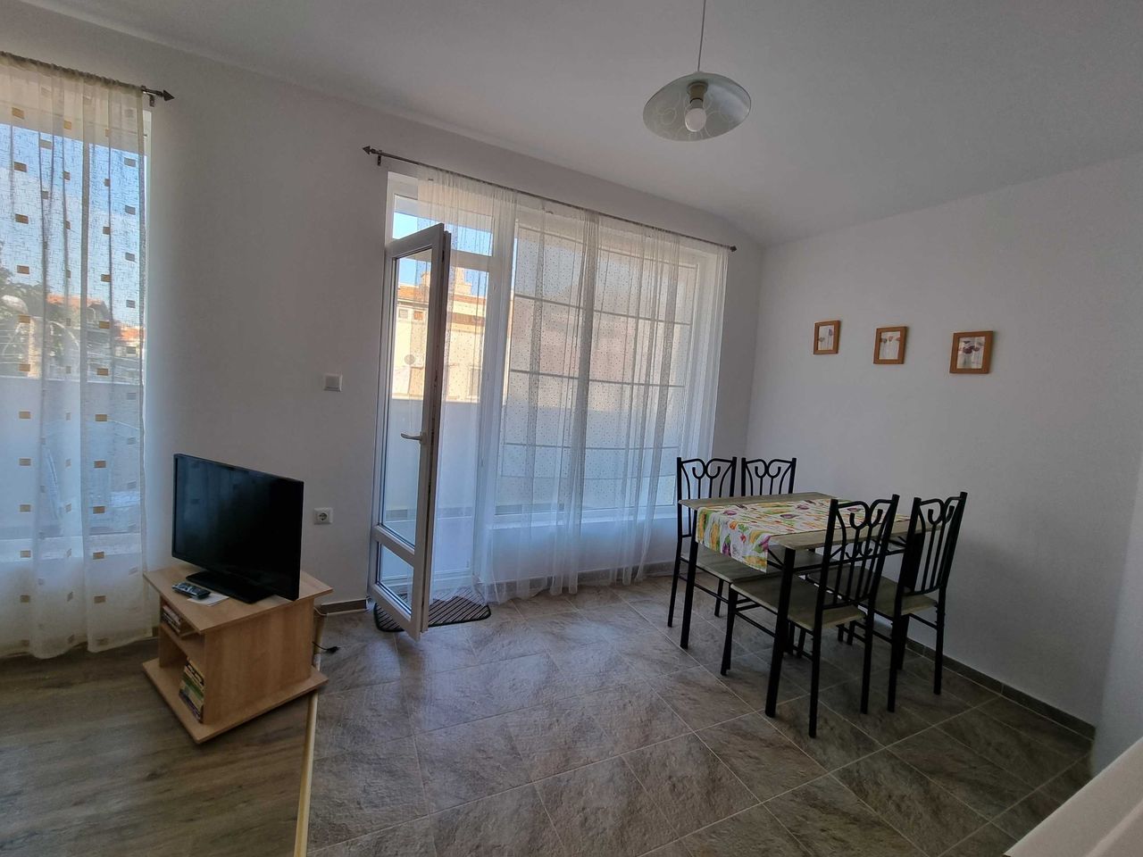 Дава се под наем Двустаен апартамент в Бургас, Сарафово - 70 кв.м за 300 € - Снимка #6