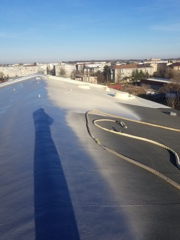 Izolatii spuma poliuretanica Izolatie termica poduri mansarde