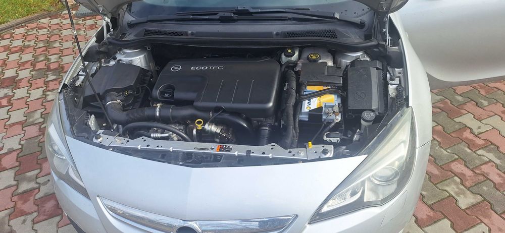 Opel astra j GTC