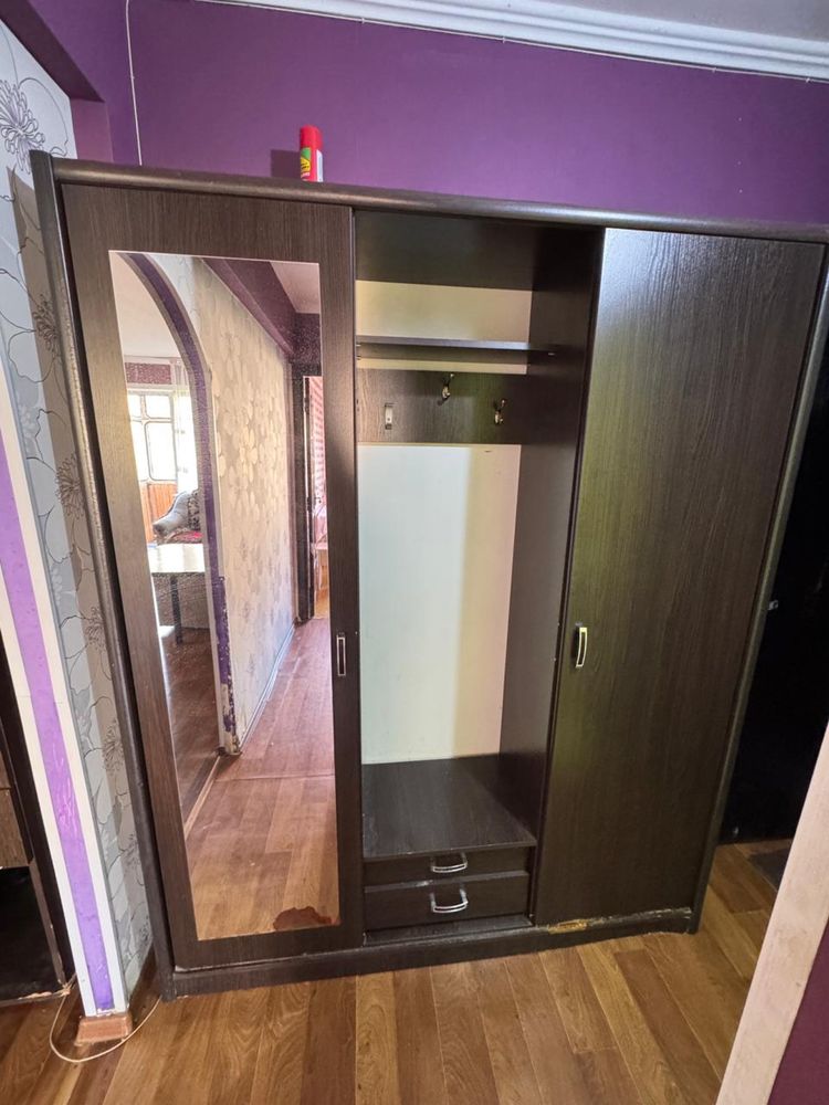 Продам шкаф-купе в прихожую