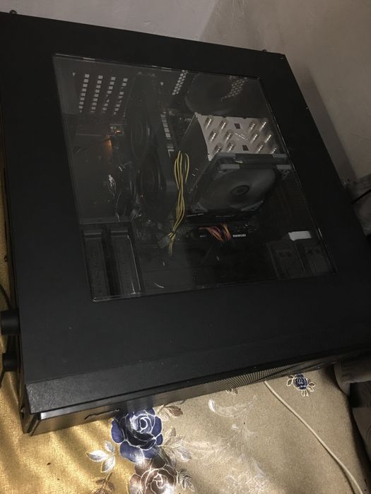 PC complet  tastatura si mouse fara monitor