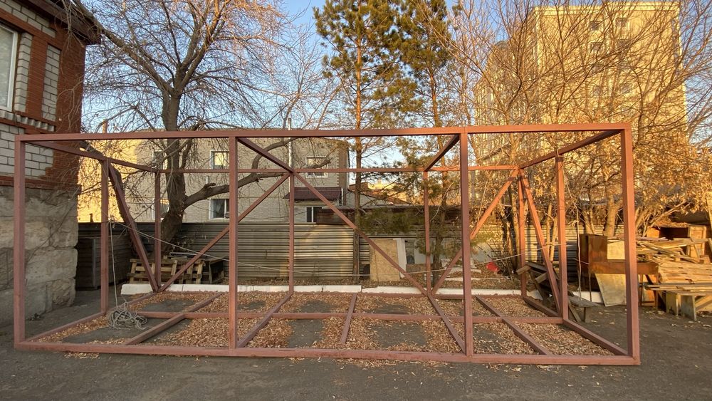 Металлический каркас 3×8×3 м + трубы 6 м, под павильон, Астана