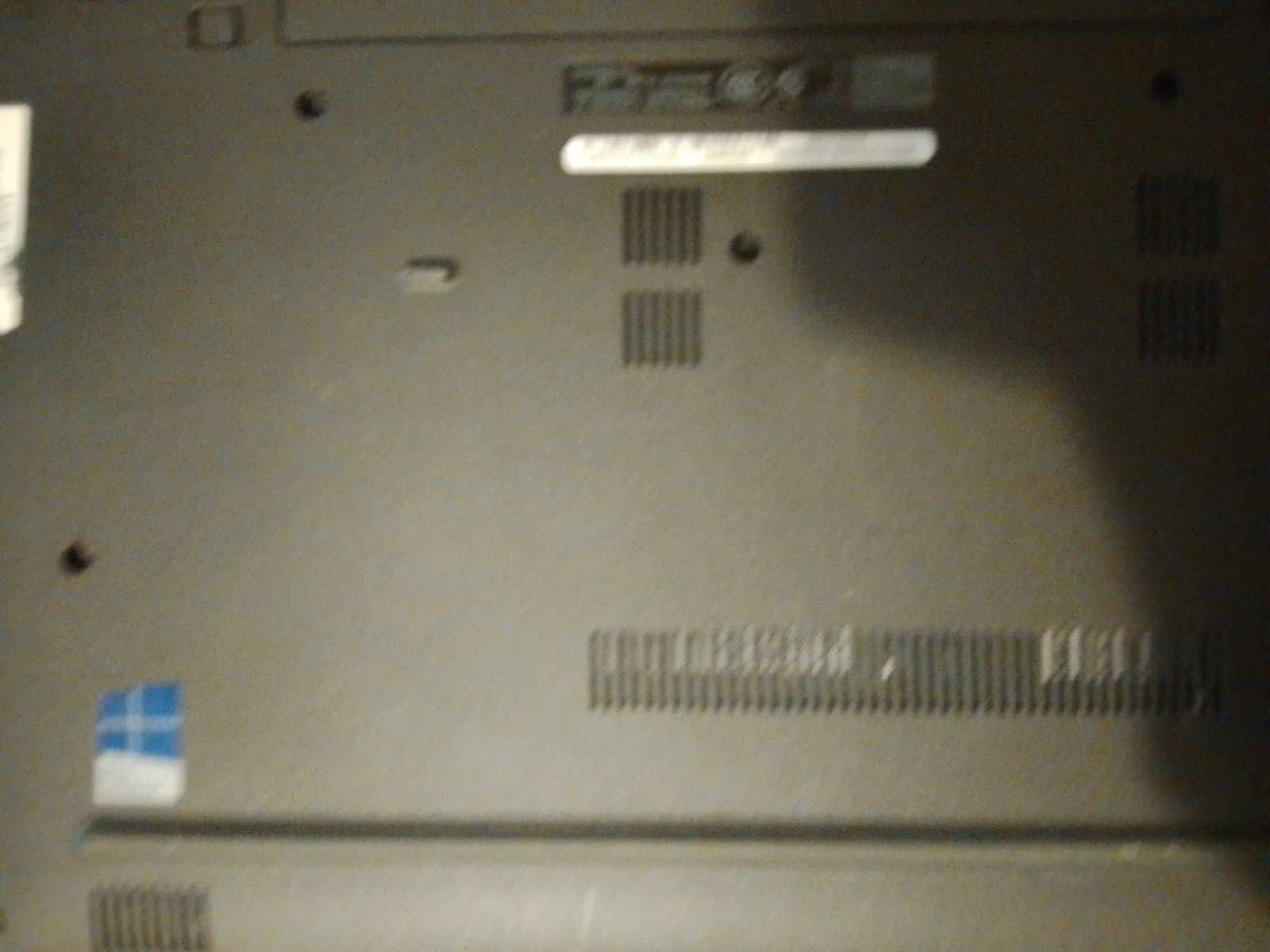 Продавам работещ лаптоп Dell Latitude 3350
