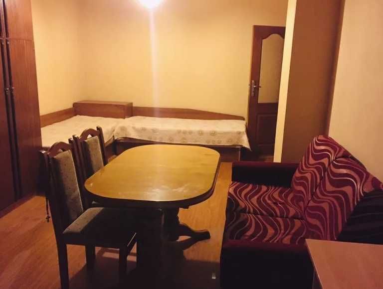 Дава се под наем Двустаен апартамент в Бургас, Промишлена зона - Юг - 68 кв.м за 110 € - Снимка #3