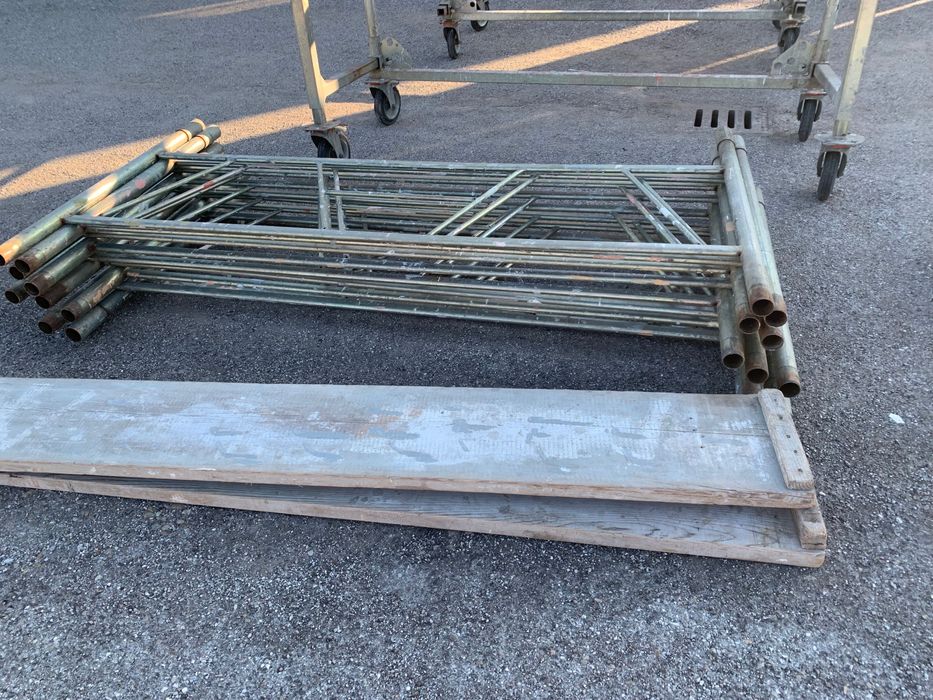 Schela mobila si scule de inchiriat