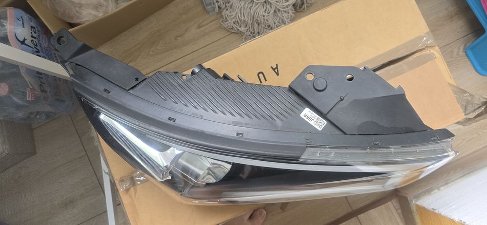 far pe partea dreapta Hyundai ioniq