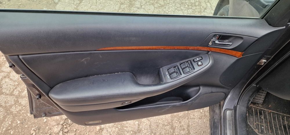 Toyota Avensis 2.2 D-CAT на части Тойота Авенсис 2.2 на части