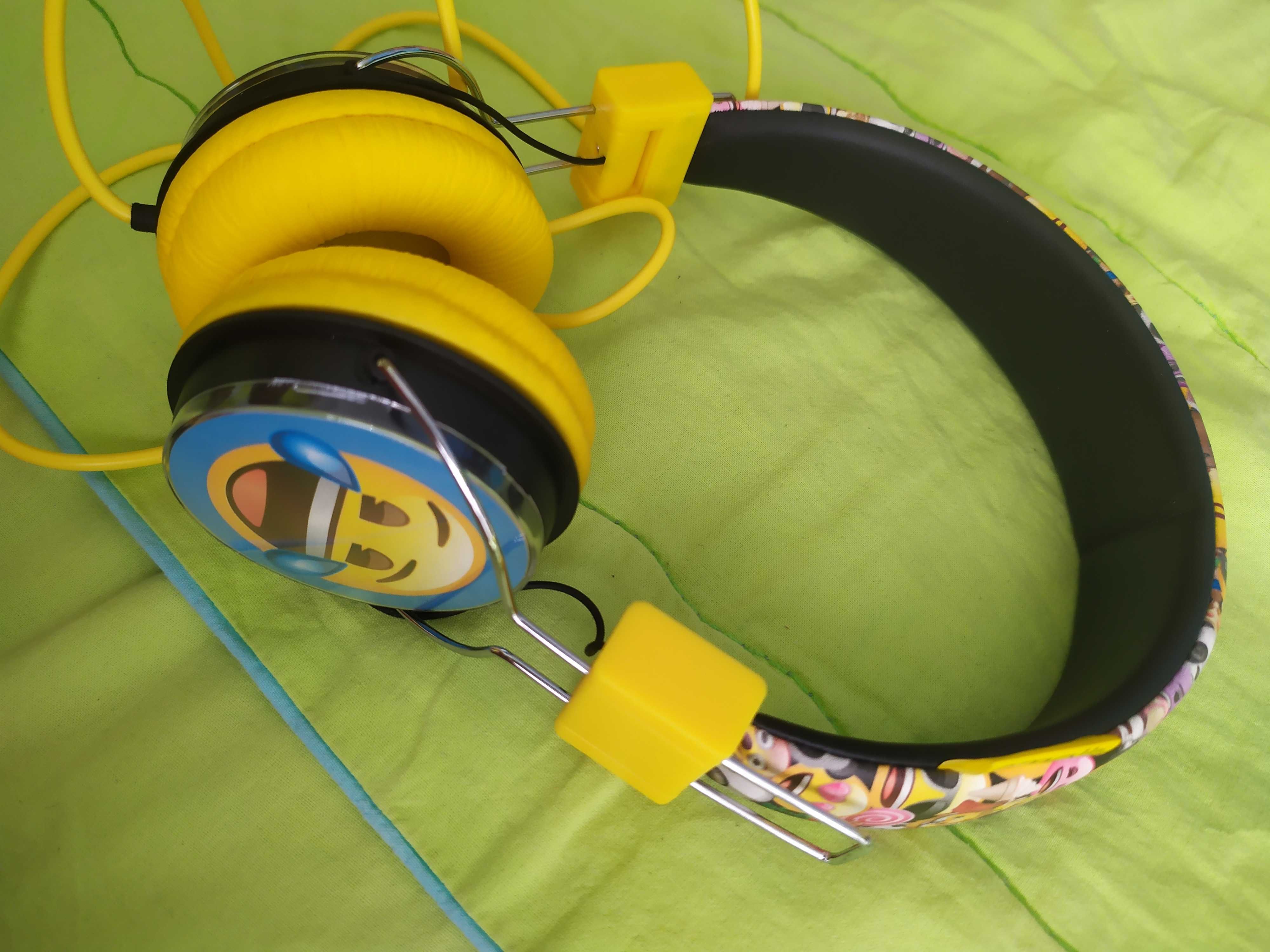 Детски слушалки с емоджита